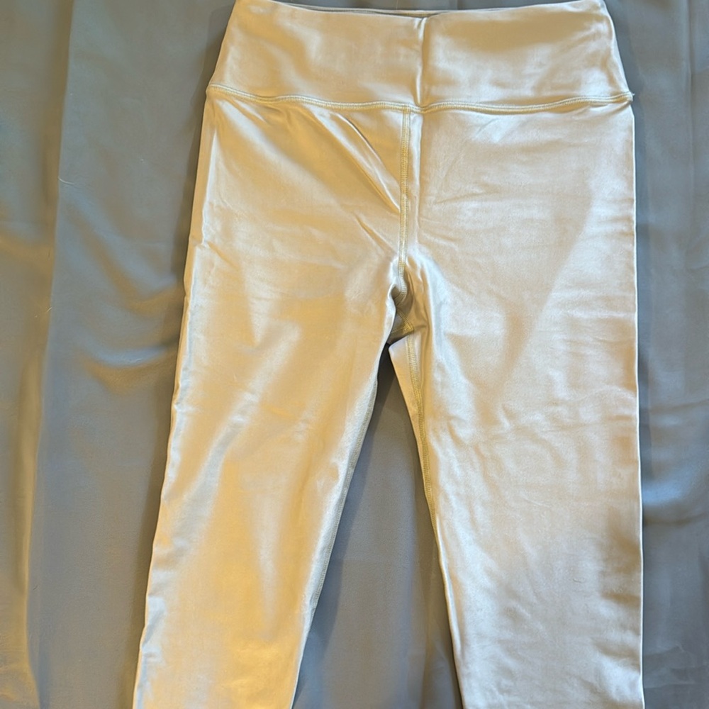 Noli liquid leggings in champagne. Size L